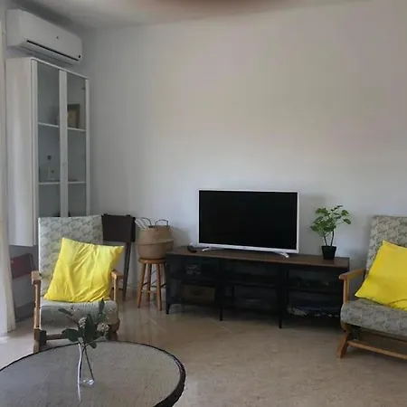 Resplandeciente Apto Cerca De La Playa En By Batuecas Apartamento