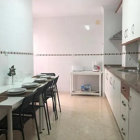 Resplandeciente Apto Cerca De La Playa En By Batuecas Apartamento